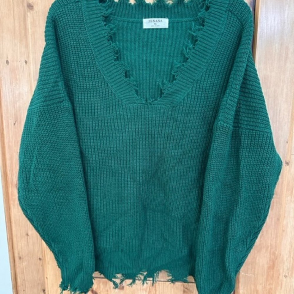 Zenana V-Neck Kelly Green Fringed Edged Sweater Size XL